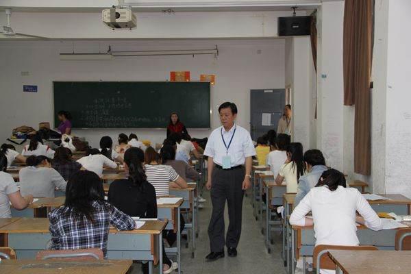参加完期货从业资格考试并且成绩合格，但是没有工作单位，能不能拿到“期货从业资格证书
