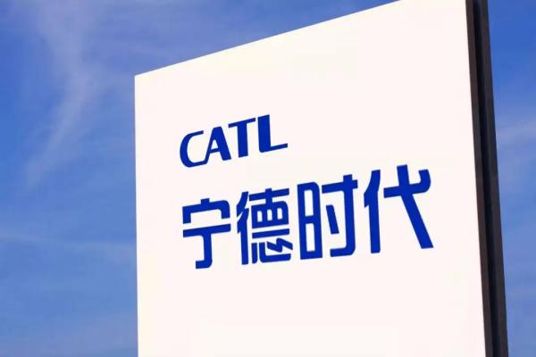 15天大跌22％，“宁王”市值跌至万亿关口！新能源赛道怎么了？