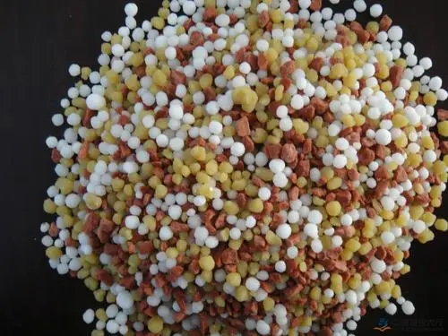 请问金正大控股和ST金正一样吗？